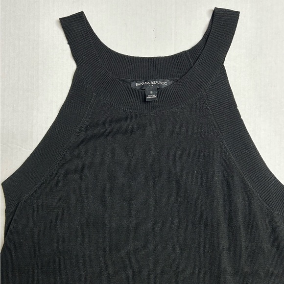 Banana Republic Black Textured Crew-Neck Sweater Tank, Size Small - Picture 4 of 8